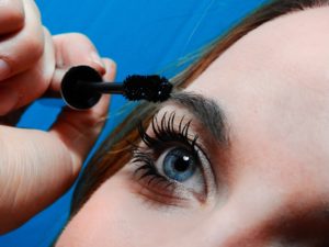 Recourir au maquillage permanent pour son mariage